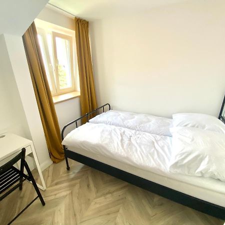Apartament Sanok-Z Widokiem Na Rynek I Tarasem Dış mekan fotoğraf