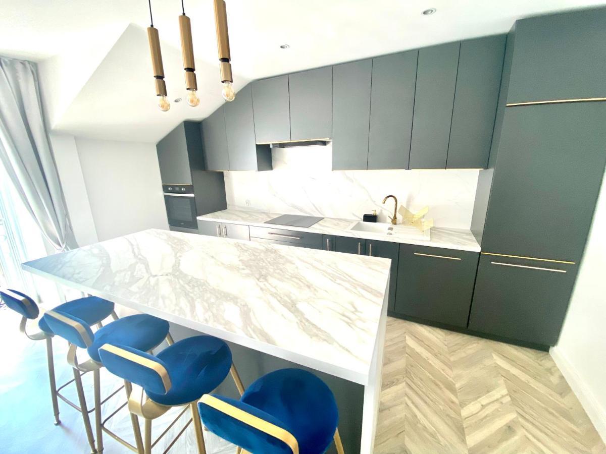 Apartament Sanok-Z Widokiem Na Rynek I Tarasem Dış mekan fotoğraf